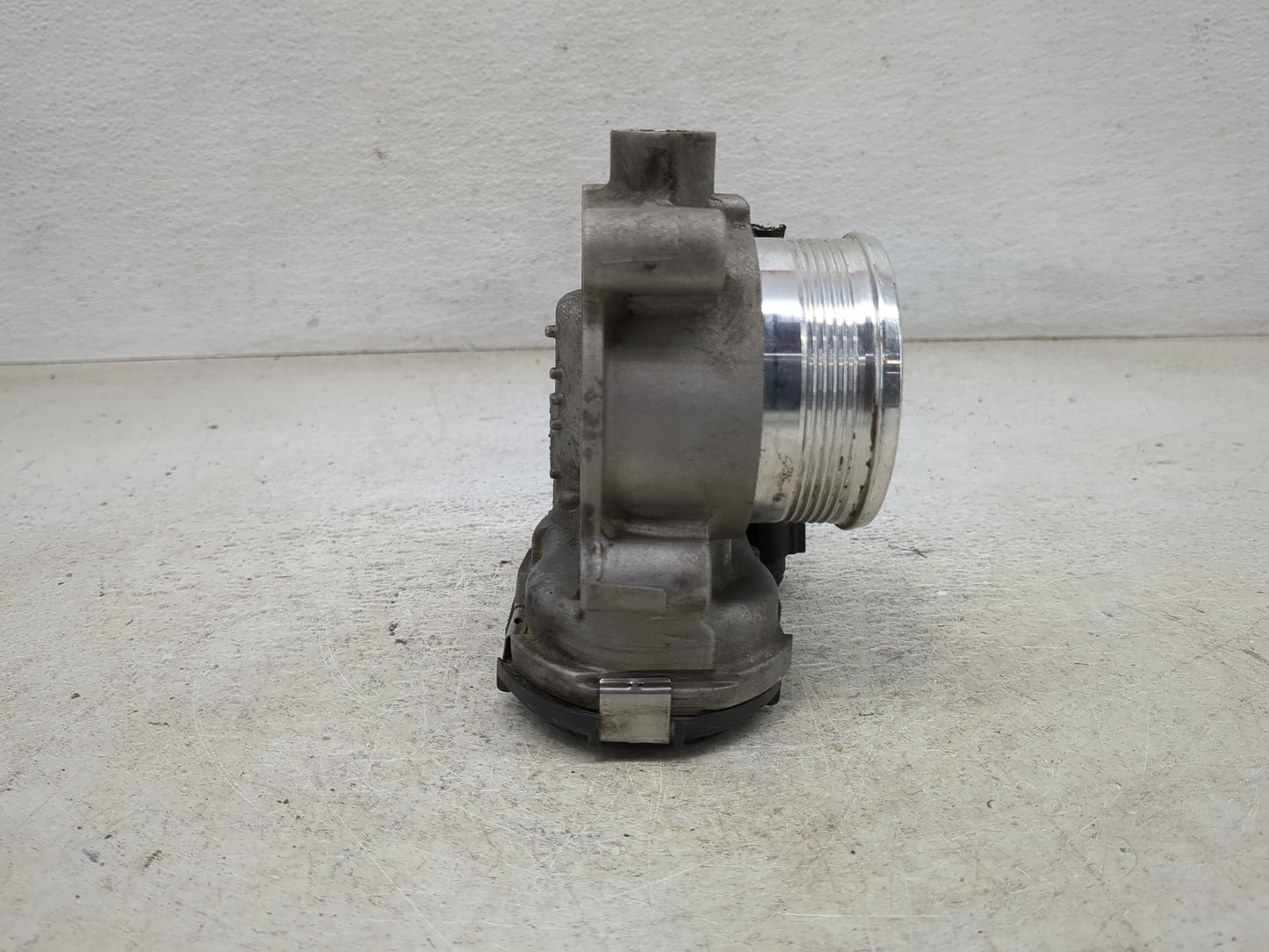 2017-2019 Ford Escape Throttle Body P/N:DS7E-9F991-BB Fits Fits 2014 2015 2016 2017 2018 2019 2020 2021 2022 OEM Used Auto P