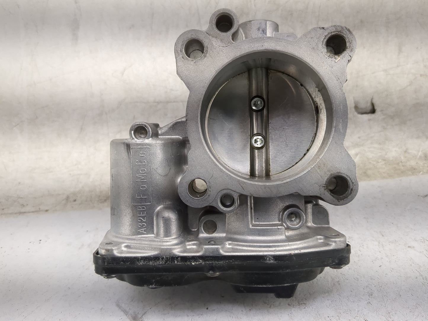 2017-2019 Ford Escape Throttle Body P/N:DS7G-9F991-BB Fits Fits 2014 2015 2016 2017 2018 2019 2020 OEM Used Auto Parts - Oem