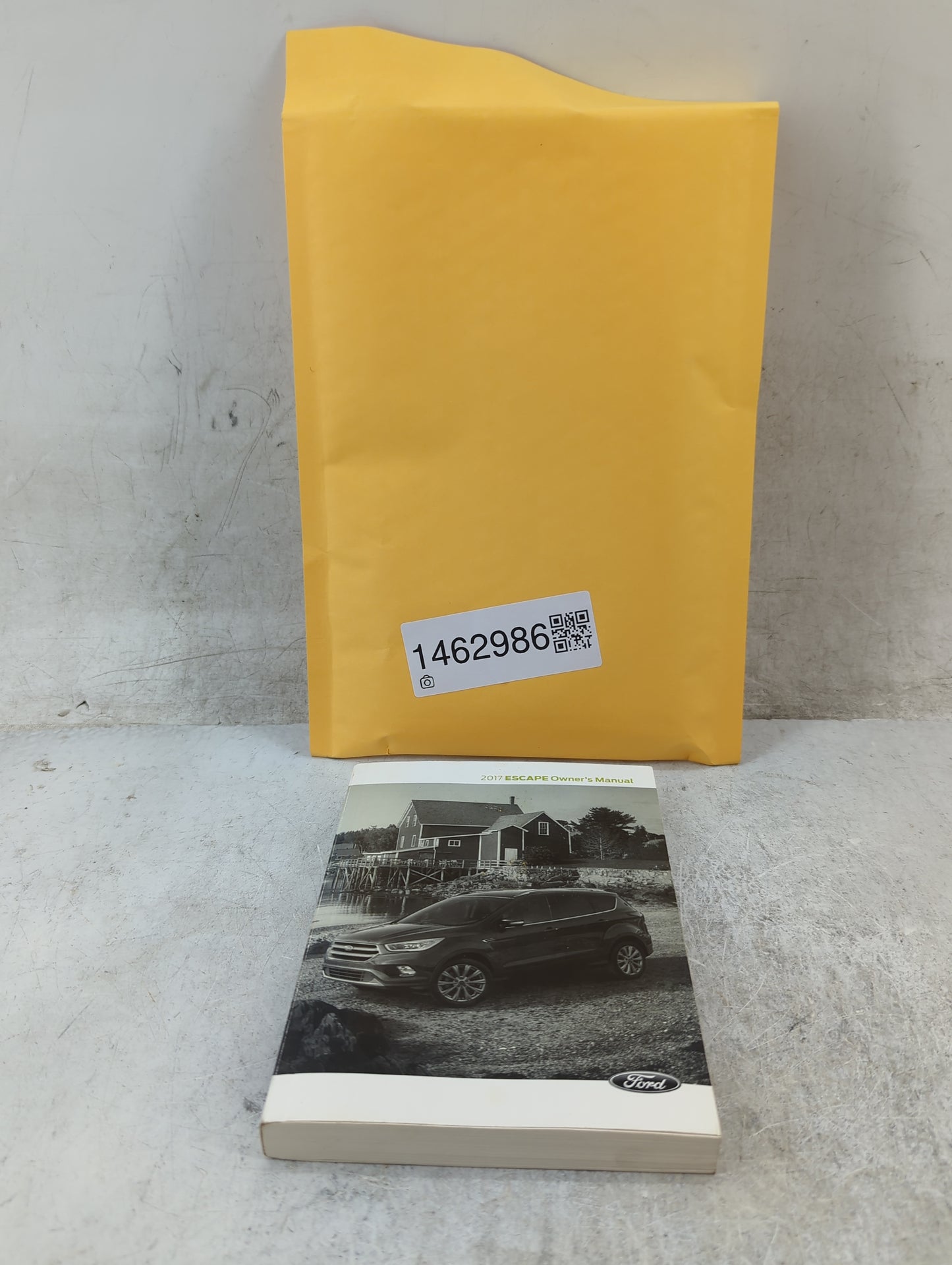 2017 Ford Escape Owners Manual Book Guide P/N:HJ5J19A321AC OEM Used Auto Parts - Oemusedautoparts1.com