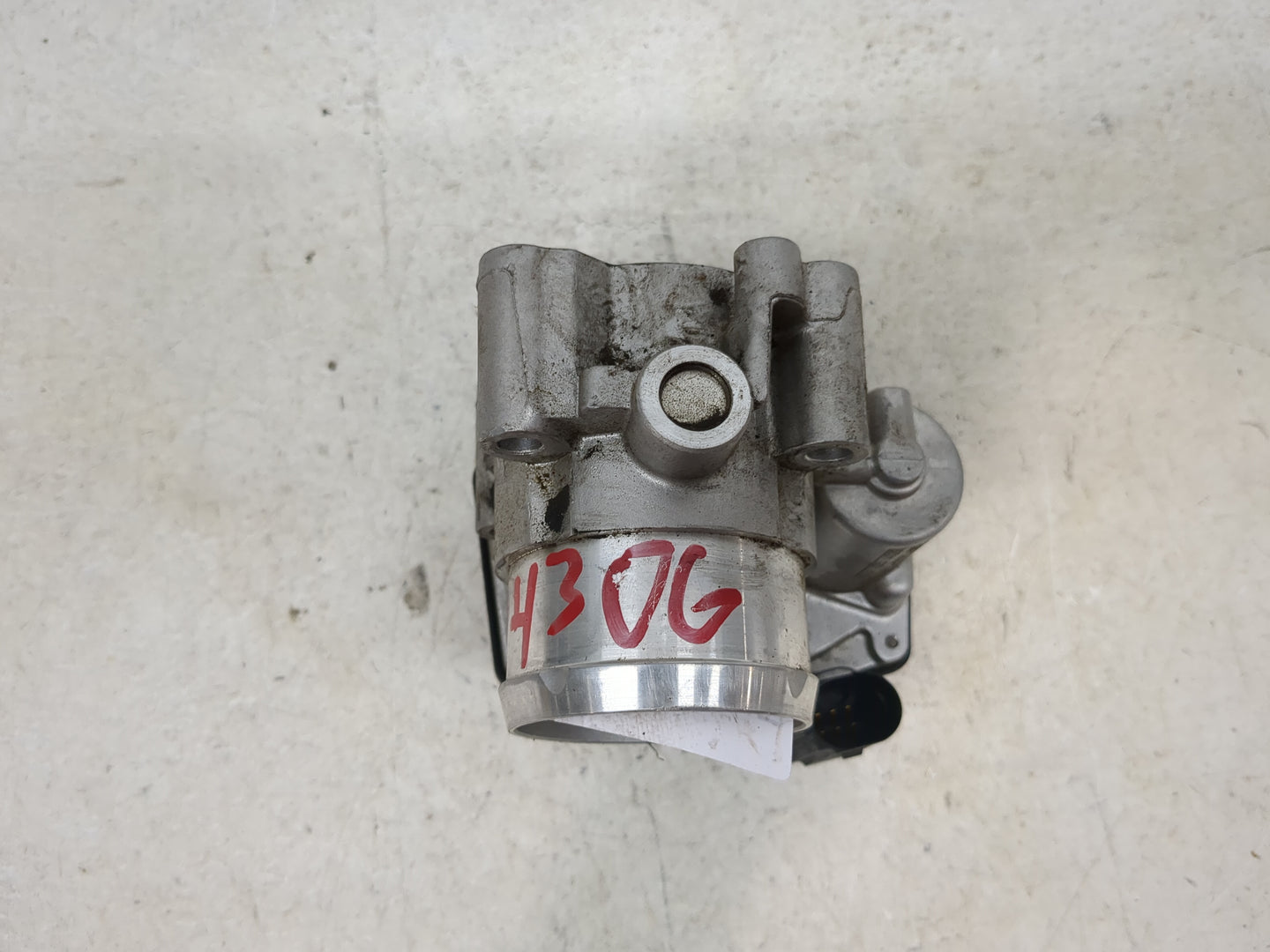 2017-2019 Ford Escape Throttle Body P/N:DS7G-9F991-BB Fits Fits 2014 2015 2016 2017 2018 2019 2020 OEM Used Auto Parts - Oem