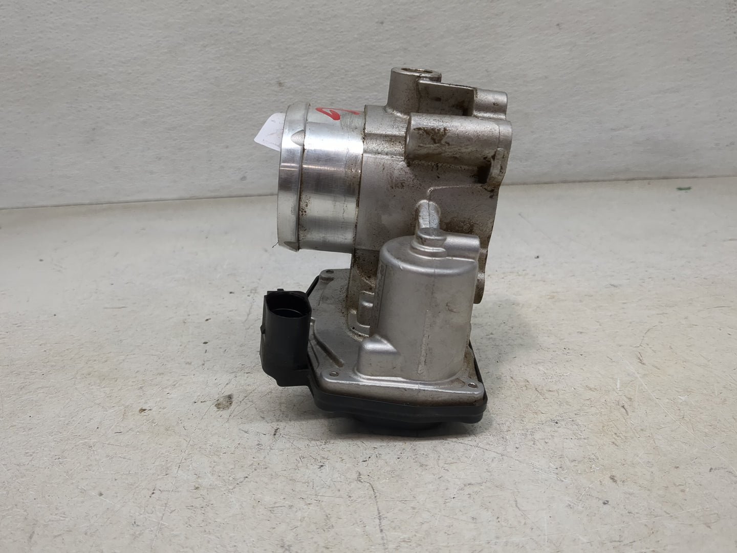 2017-2019 Ford Escape Throttle Body P/N:DS7G-9F991-BB Fits Fits 2014 2015 2016 2017 2018 2019 2020 OEM Used Auto Parts - Oem