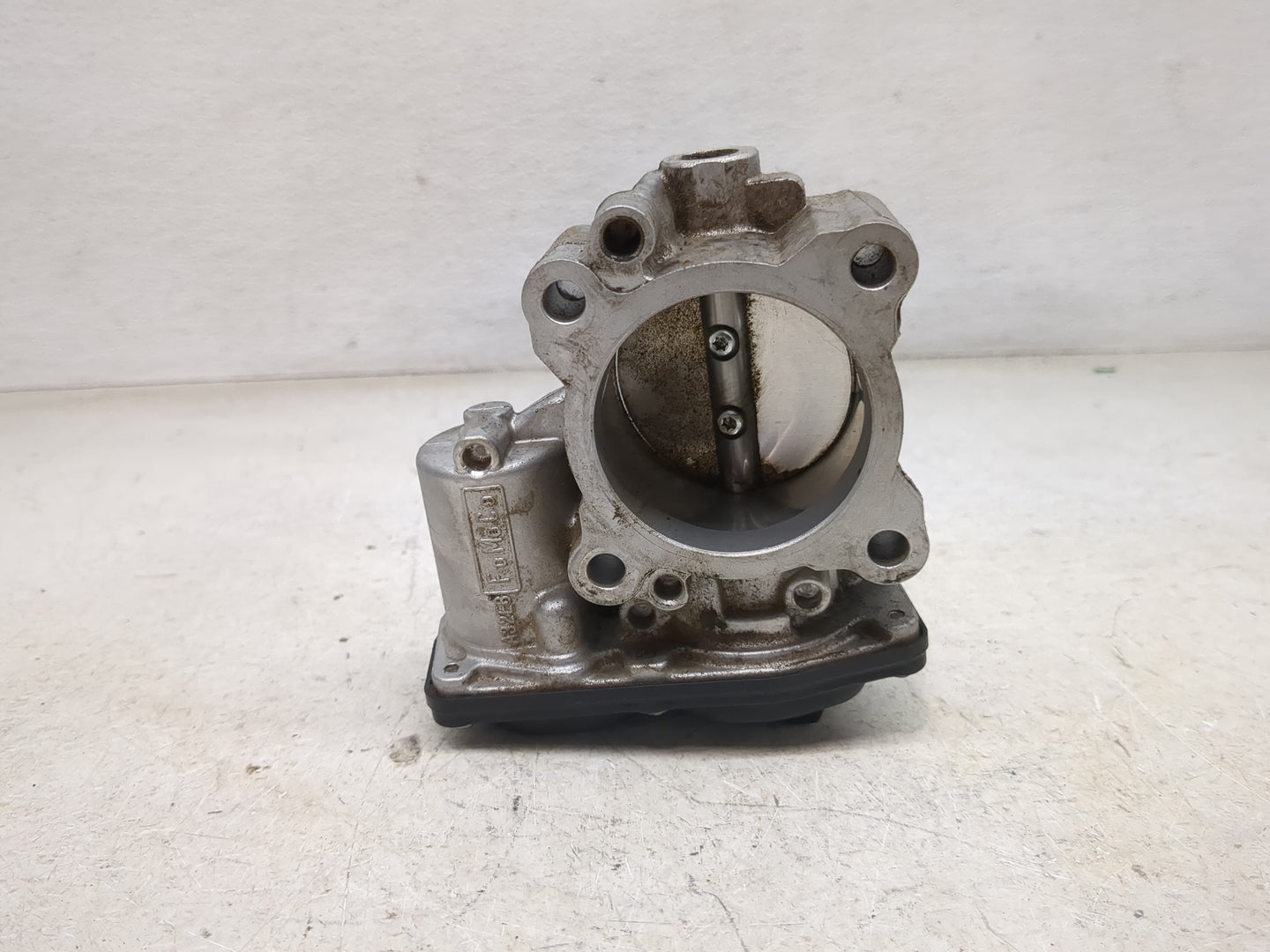 2017-2019 Ford Escape Throttle Body P/N:DS7G-9F991-BB Fits Fits 2014 2015 2016 2017 2018 2019 2020 OEM Used Auto Parts - Oem