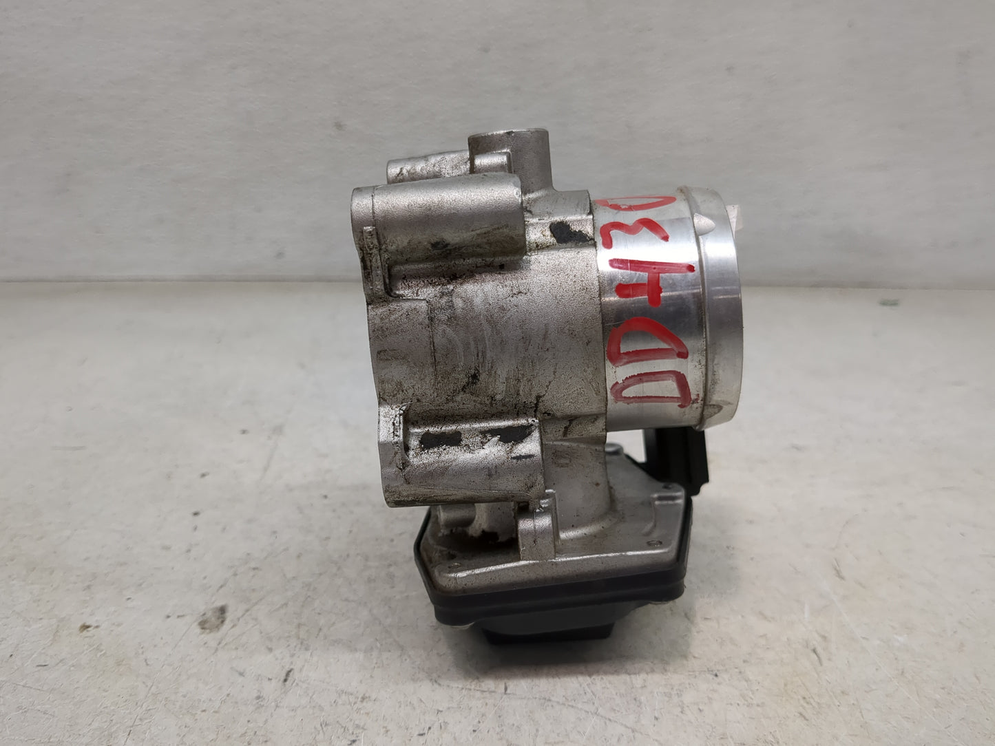 2017-2019 Ford Escape Throttle Body P/N:DS7G-9F991-BB Fits Fits 2014 2015 2016 2017 2018 2019 2020 OEM Used Auto Parts - Oem