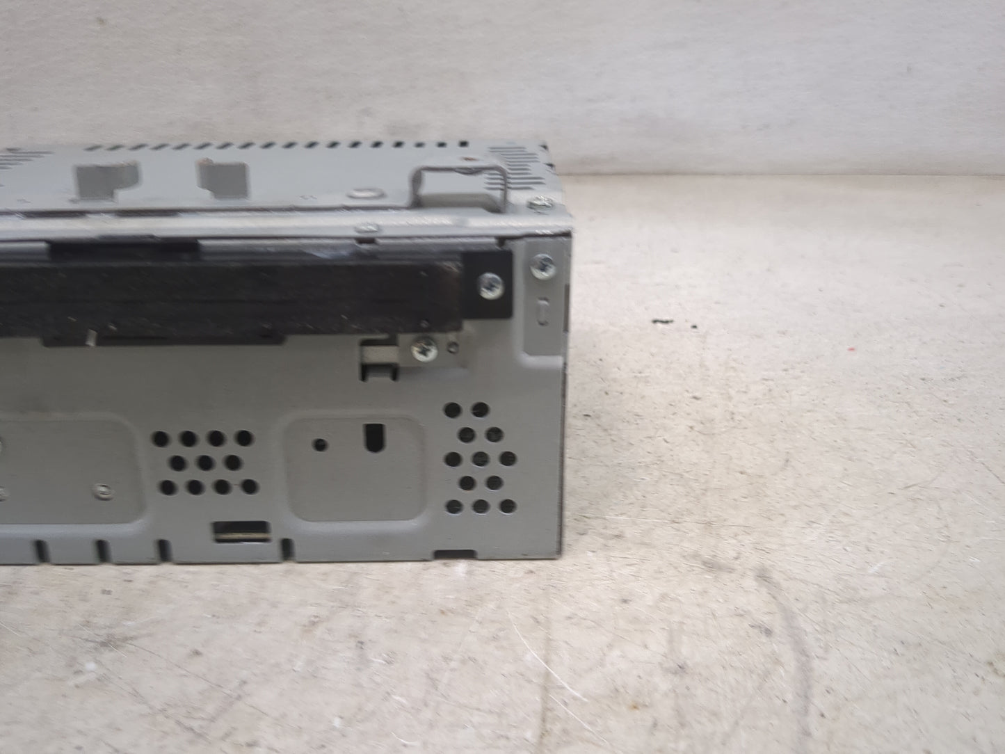 2017 Ford Escape Radio AM FM Cd Player Receiver Replacement P/N:GJ5T-19C107-BD CQ-JS6N14MC Fits OEM Used Auto Parts - Oemuse