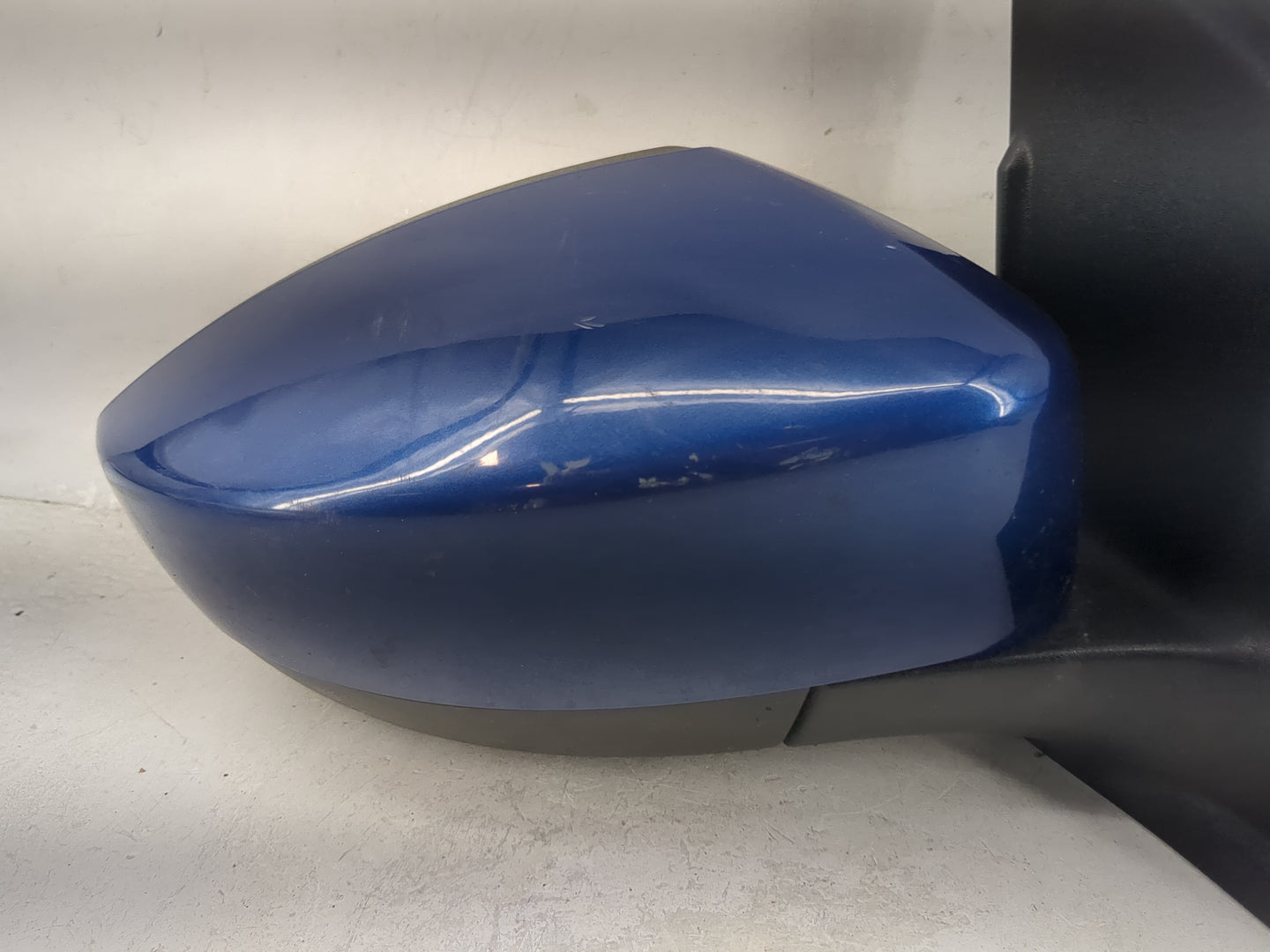 2017-2019 Ford Escape Passenger Side View Mirror - Right Door Mirror OEM Used - Oemusedautoparts1.com