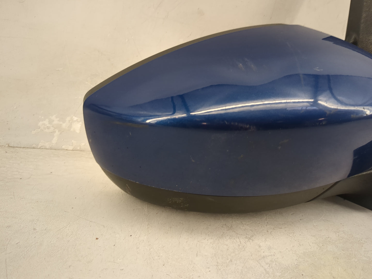 2017-2019 Ford Escape Passenger Side View Mirror - Right Door Mirror OEM Used - Oemusedautoparts1.com