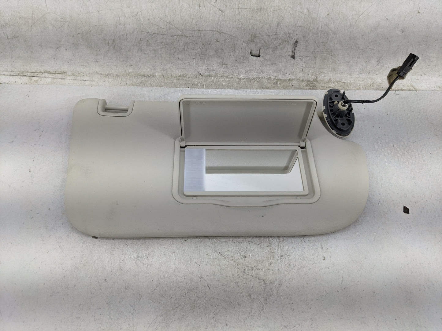 2013-2019 Ford Escape Sun Visor Shade Replacement Passenger Right Mirror Fits Fits 2013 2014 2015 2016 2017 2018 2019 OEM Us