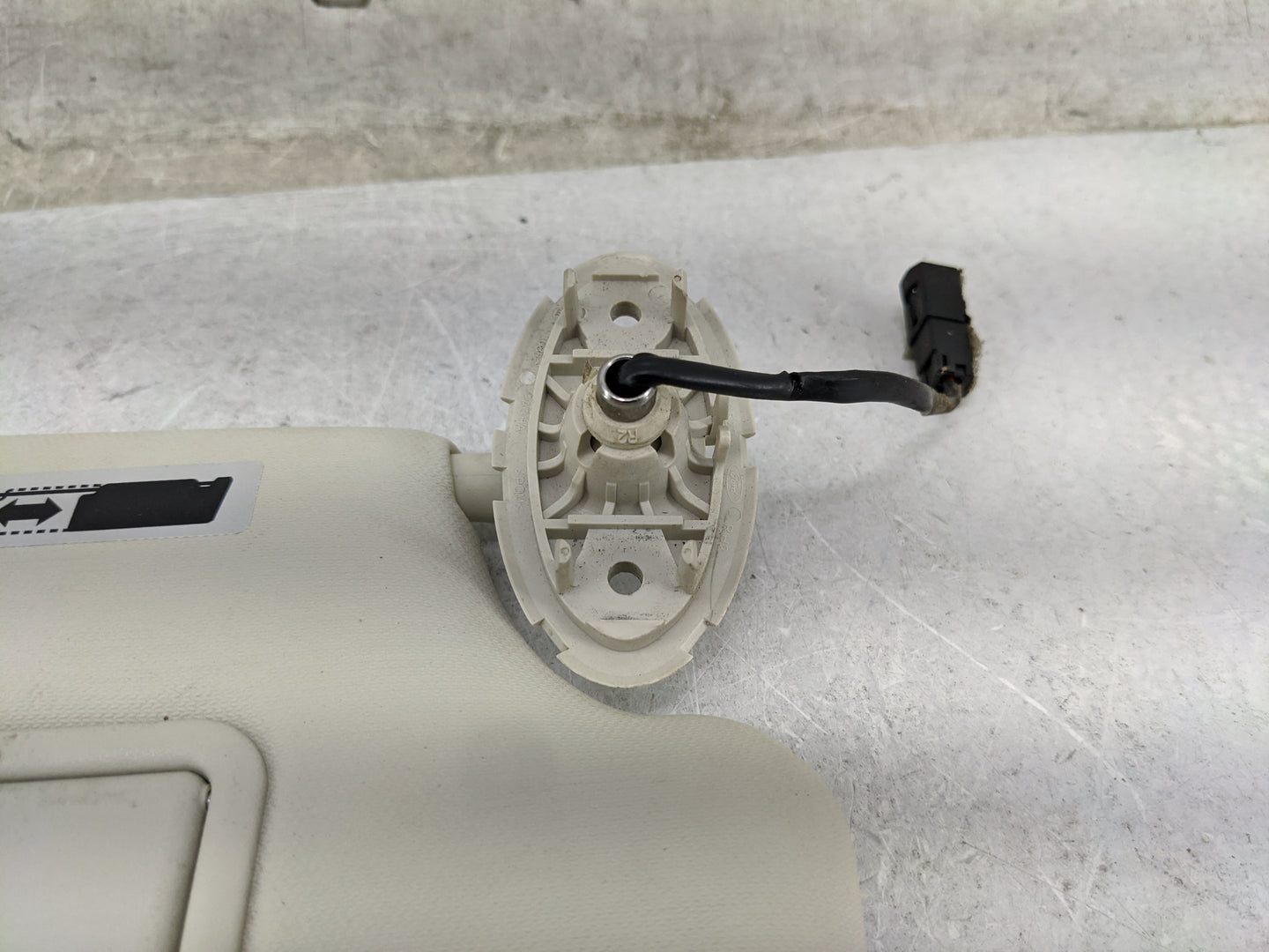2013-2019 Ford Escape Sun Visor Shade Replacement Passenger Right Mirror Fits Fits 2013 2014 2015 2016 2017 2018 2019 OEM Us