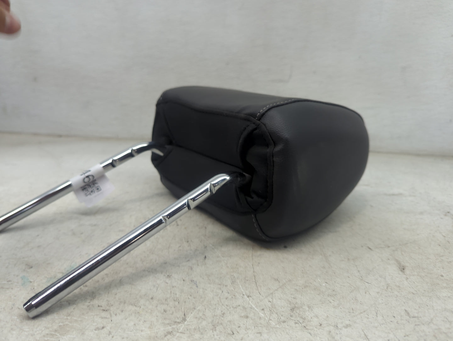 2017 Ford Escape Headrest Head Rest Front Driver Seat Black 1472467 - Oemusedautoparts1.com