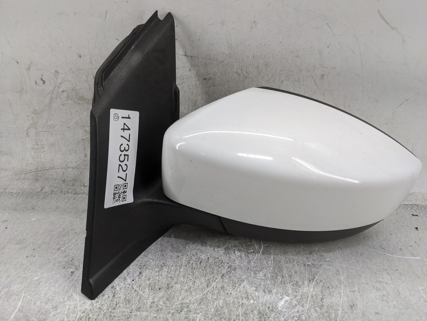 2017-2019 Ford Escape Driver Side View Mirror - Left Door Mirror OEM Used - Oemusedautoparts1.com