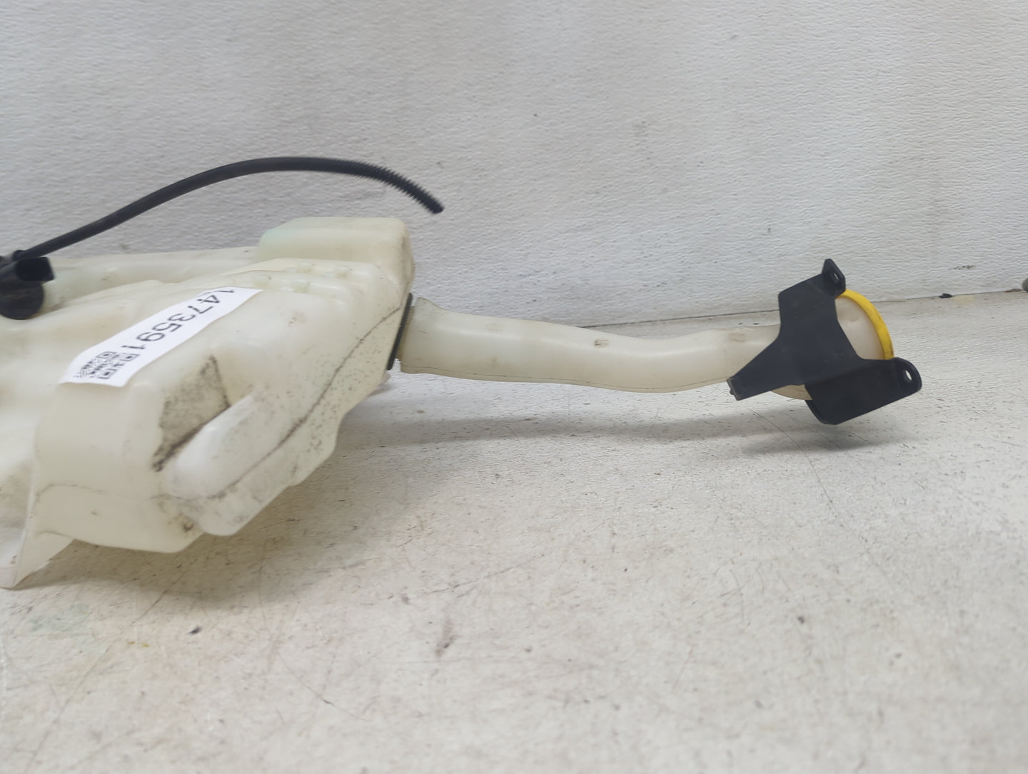 2015-2019 Ford Escape Windshield Washer Fluid Reservoir Bottle Oem 1473591 - Oemusedautoparts1.com