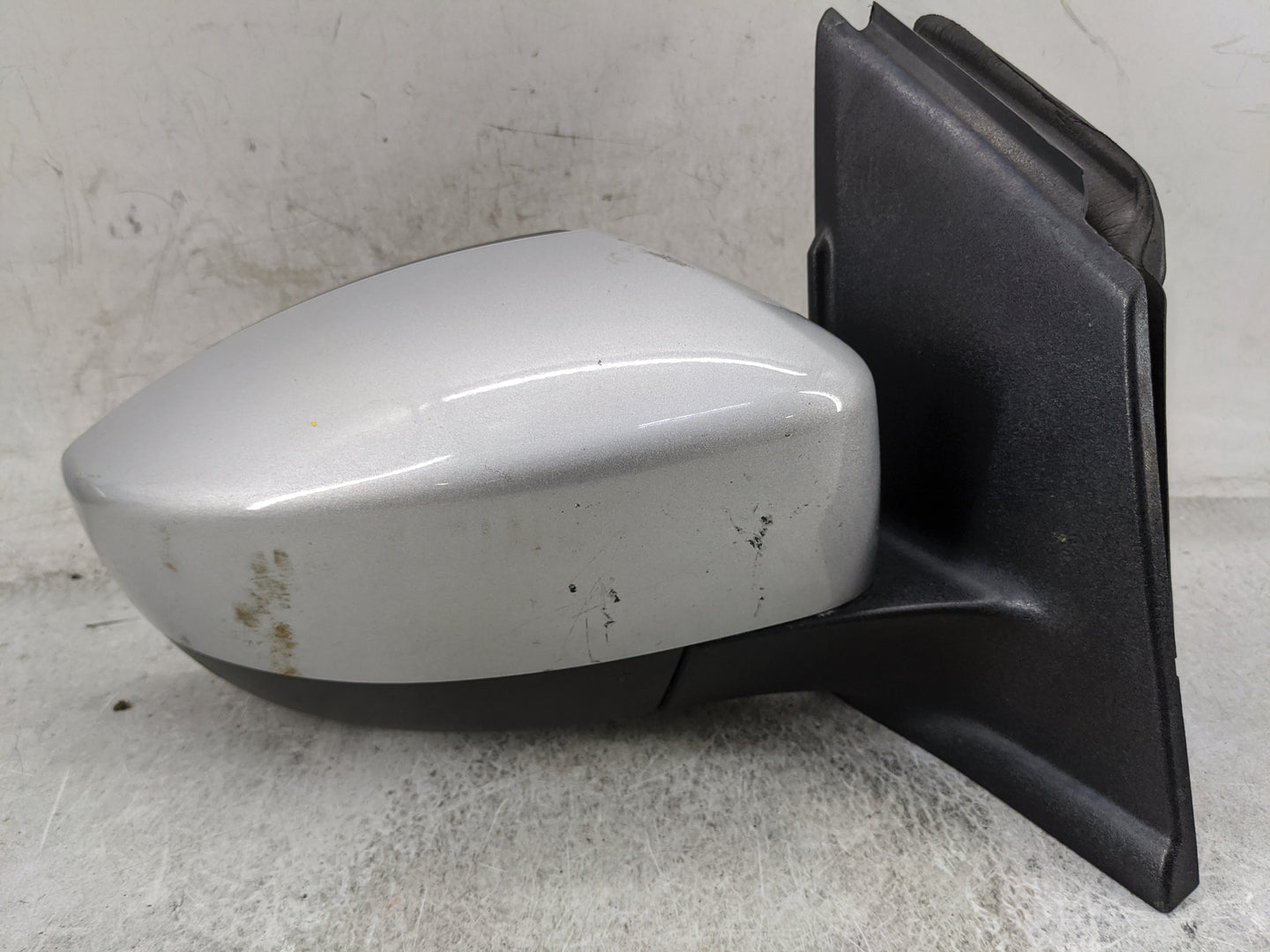 2017-2019 Ford Escape Passenger Side View Mirror - Right Door Mirror OEM Used - Oemusedautoparts1.com