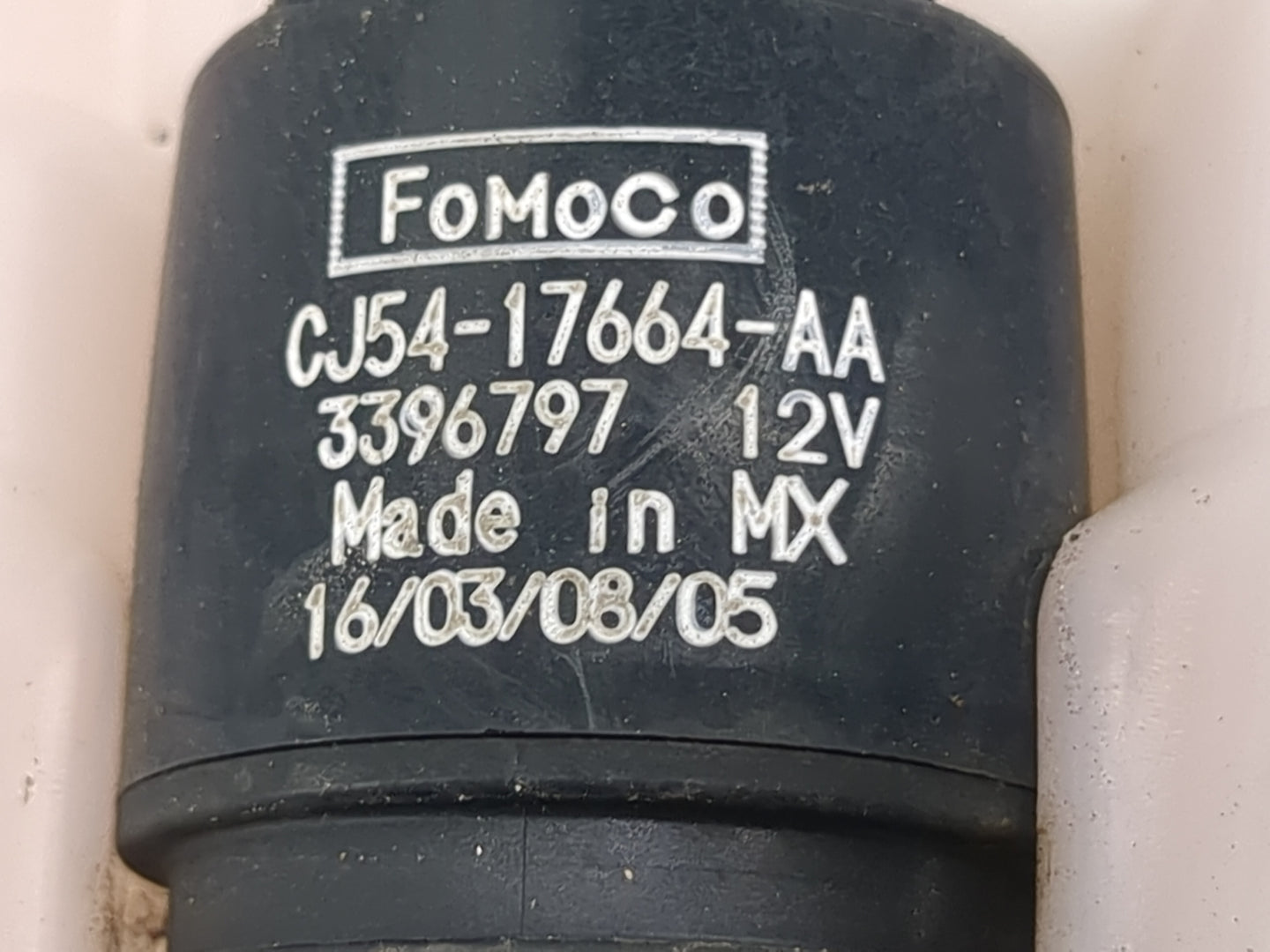 2015-2019 Ford Escape Windshield Washer Fluid Reservoir Bottle Oem 1474061 - Oemusedautoparts1.com