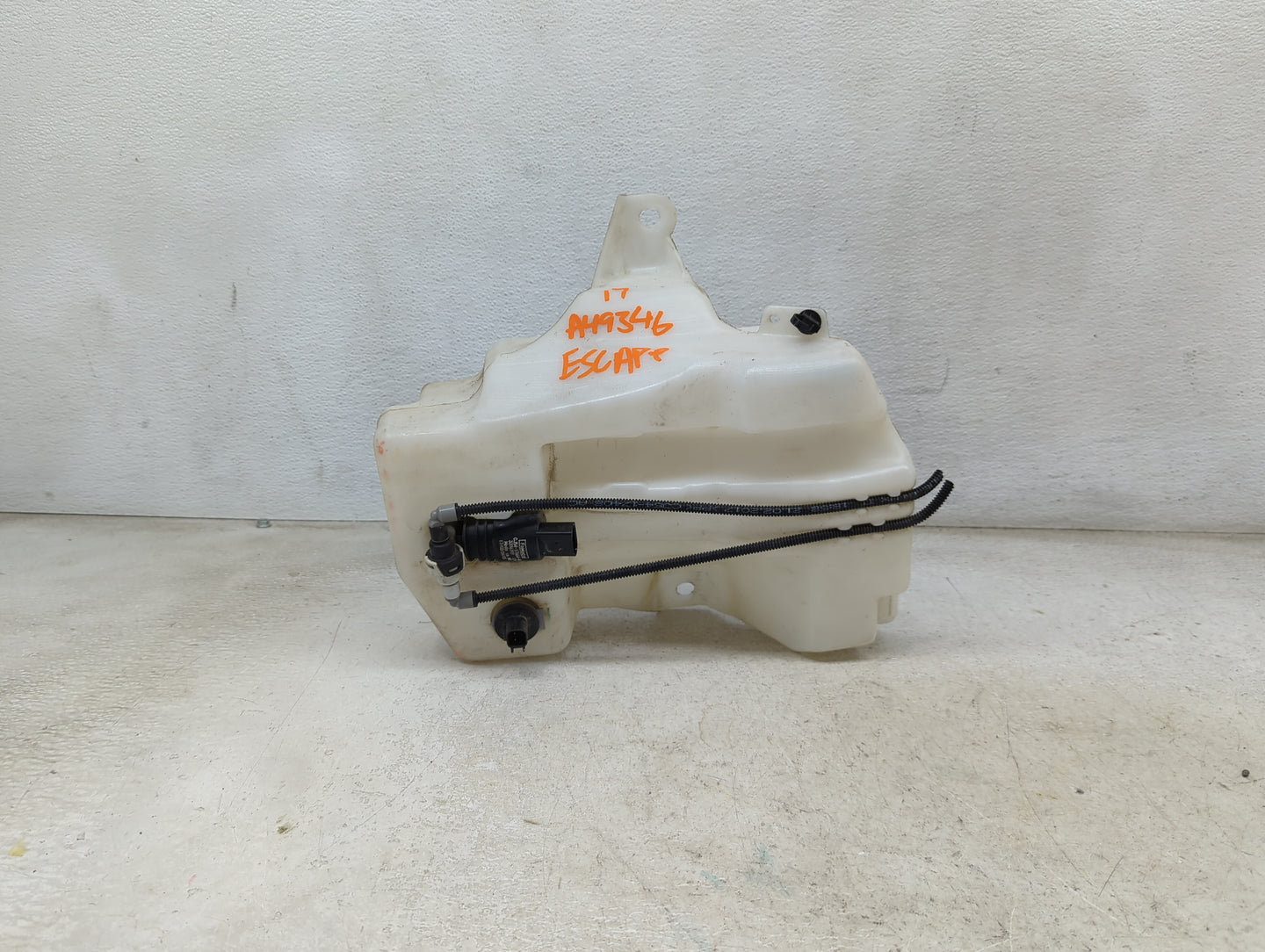 2015-2019 Ford Escape Windshield Washer Fluid Reservoir Bottle Oem 1474179 - Oemusedautoparts1.com