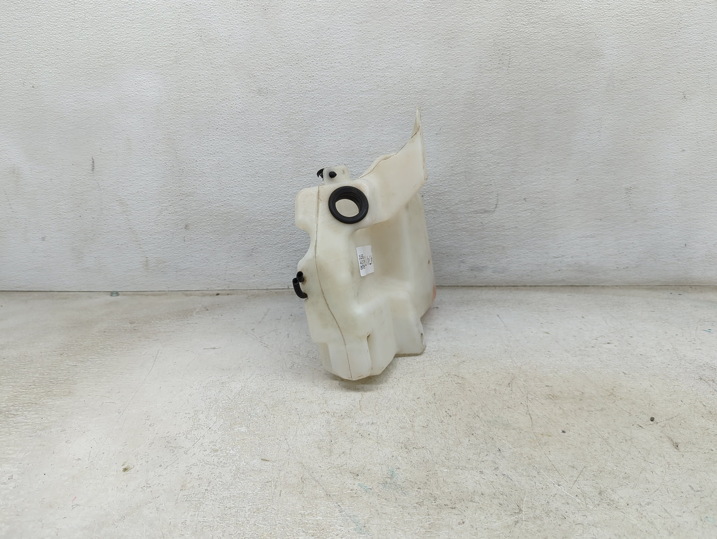 2015-2019 Ford Escape Windshield Washer Fluid Reservoir Bottle Oem 1474179 - Oemusedautoparts1.com