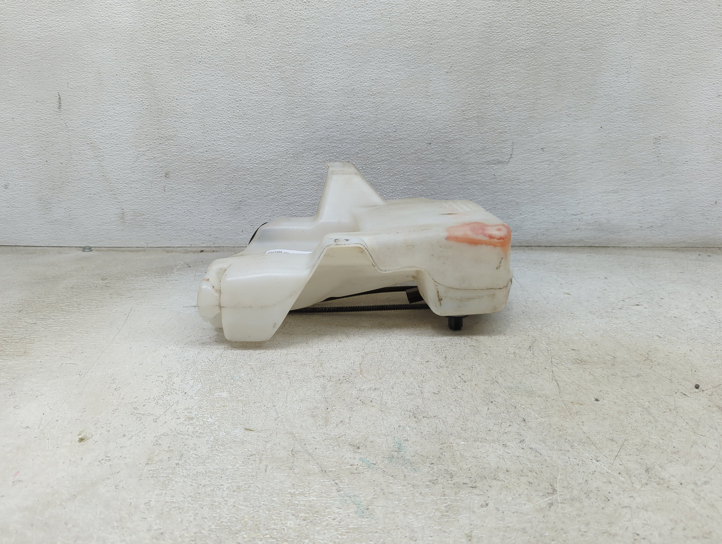 2015-2019 Ford Escape Windshield Washer Fluid Reservoir Bottle Oem 1474179 - Oemusedautoparts1.com