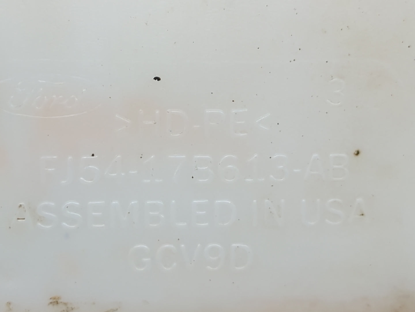 2015-2019 Ford Escape Windshield Washer Fluid Reservoir Bottle Oem 1474179 - Oemusedautoparts1.com