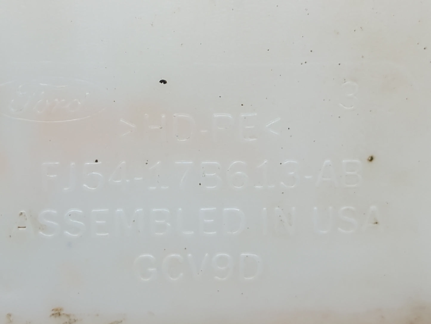 2015-2019 Ford Escape Windshield Washer Fluid Reservoir Bottle Oem 1474179 - Oemusedautoparts1.com
