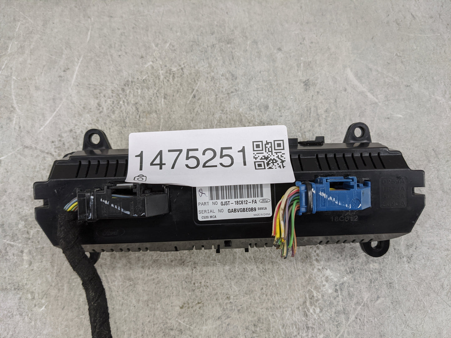 2017 Ford Escape Climate Control Module Temperature AC/Heater Replacement P/N:GJ5T-18C612-FA Fits OEM Used Auto Parts - Oemu