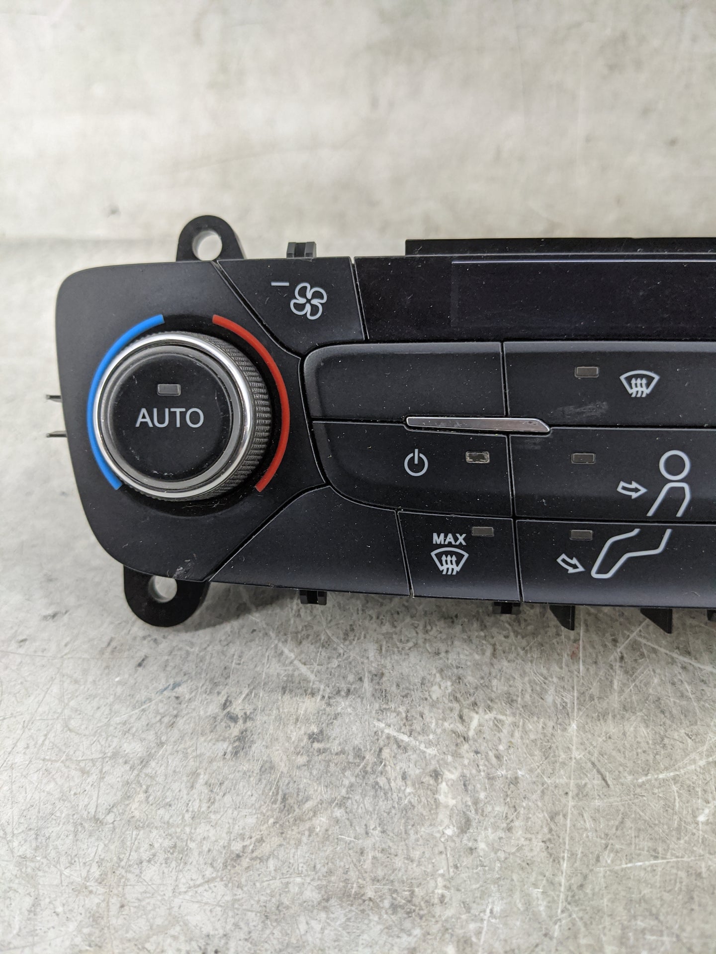 2017 Ford Escape Climate Control Module Temperature AC/Heater Replacement P/N:GJ5T-18C612-AC Fits OEM Used Auto Parts - Oemu