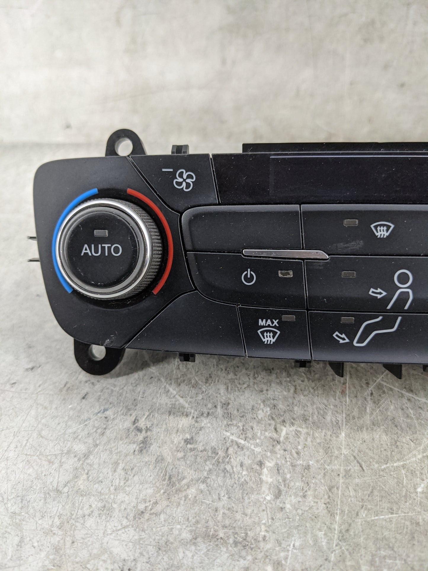 2017 Ford Escape Climate Control Module Temperature AC/Heater Replacement P/N:GJ5T-18C612-AC Fits OEM Used Auto Parts - Oemu