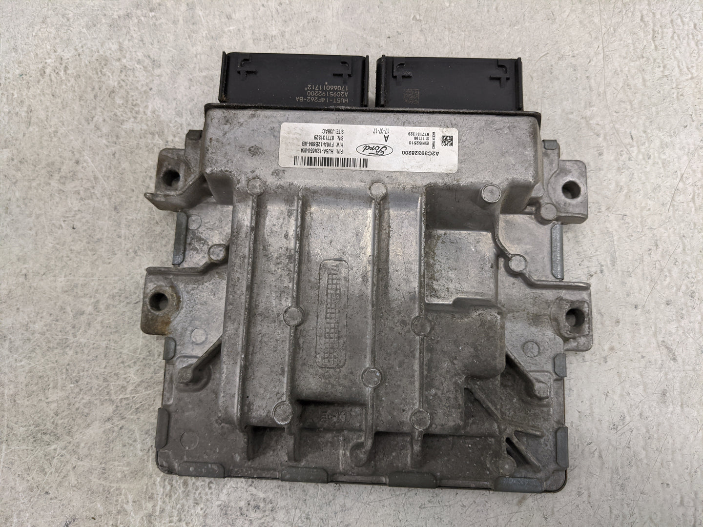 2017-2019 Ford Escape PCM Engine Control Computer ECU ECM PCU OEM P/N:HJ5A-12A650-MA HU5T-14F262-BA Fits Fits 2017 2018 2019