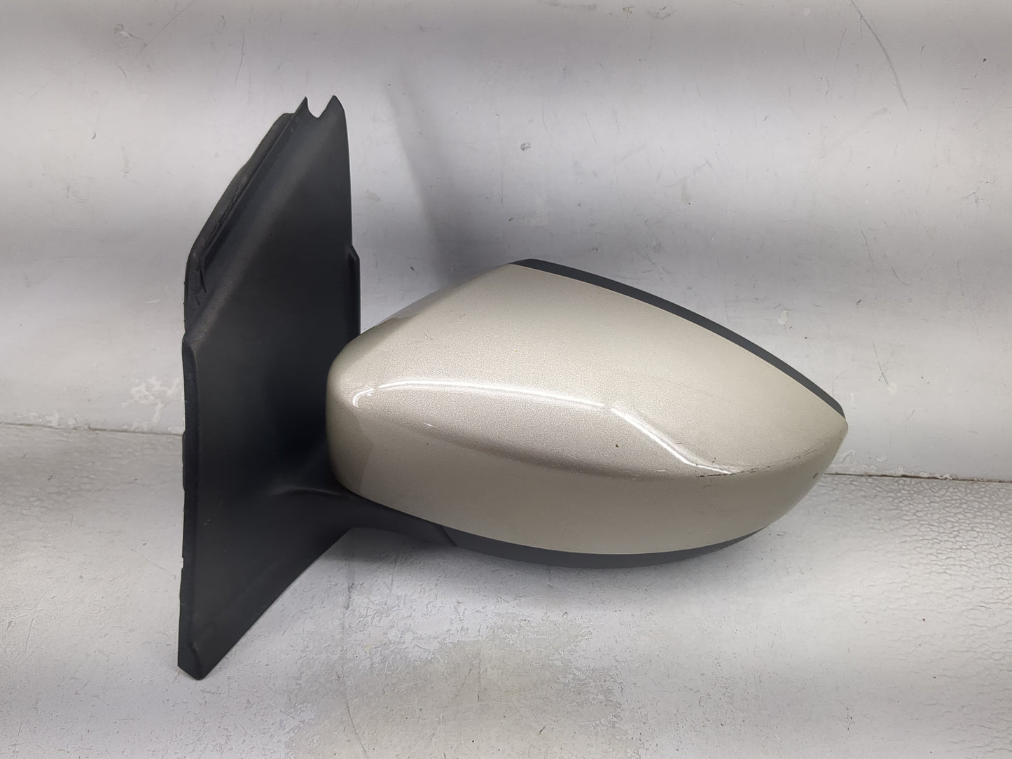 2017-2019 Ford Escape Driver Side View Mirror - Left Door Mirror OEM Used - Oemusedautoparts1.com