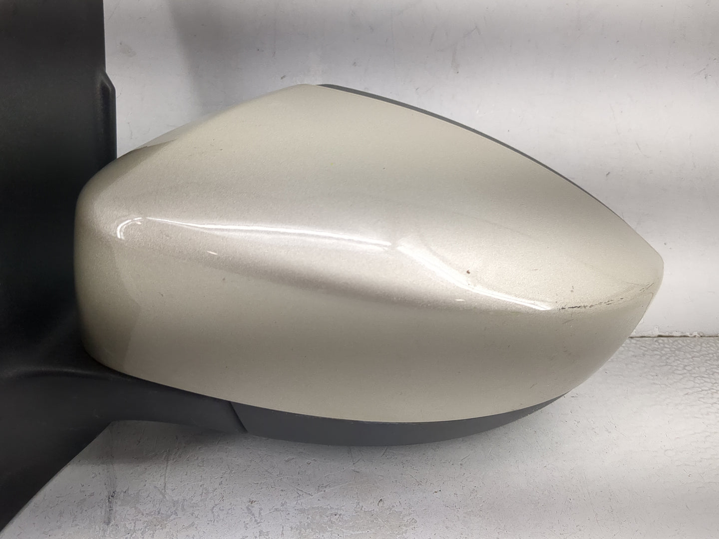 2017-2019 Ford Escape Driver Side View Mirror - Left Door Mirror OEM Used - Oemusedautoparts1.com