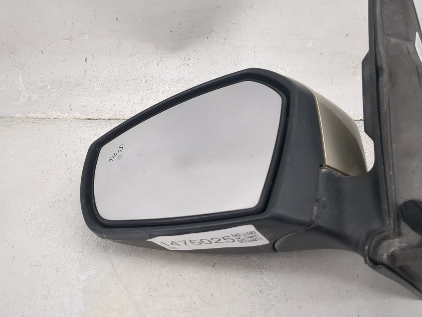 2017-2019 Ford Escape Driver Side View Mirror - Left Door Mirror OEM Used - Oemusedautoparts1.com