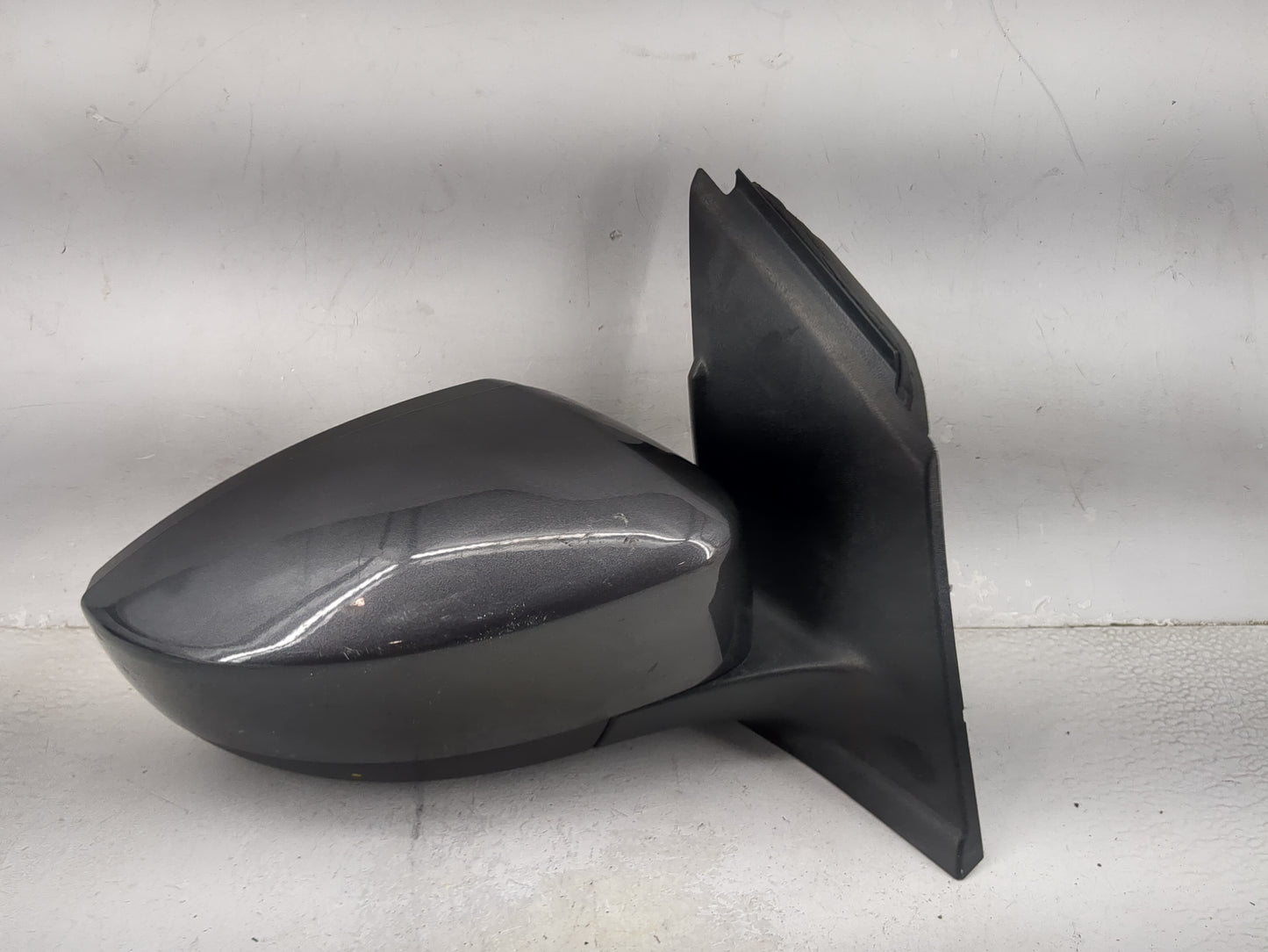 2017-2019 Ford Escape Passenger Side View Mirror - Right Door Mirror OEM Used - Oemusedautoparts1.com