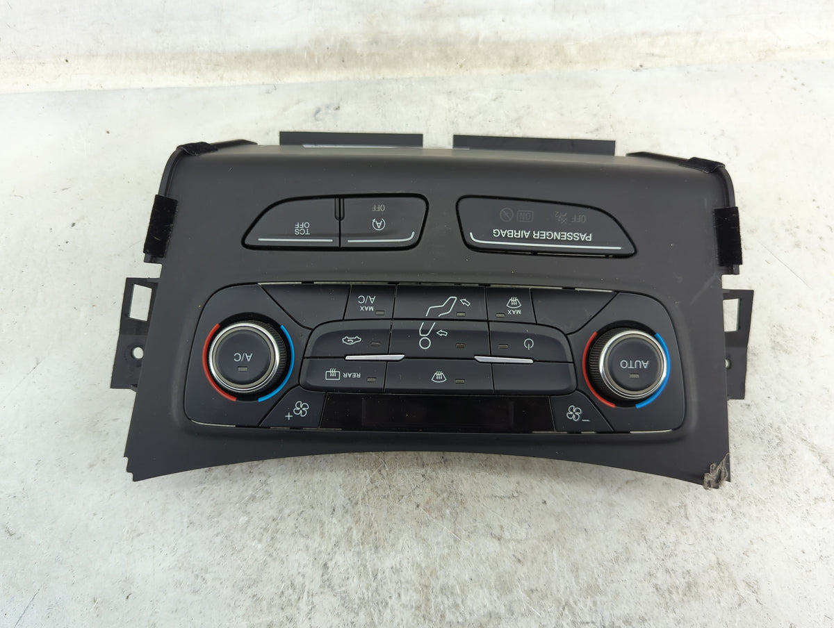 2017 Ford Escape Climate Control Module Temperature AC/Heater Replacement P/N:GJ5T-18C612-EA GJ54 18522 AE3JA6 Fits OEM Used