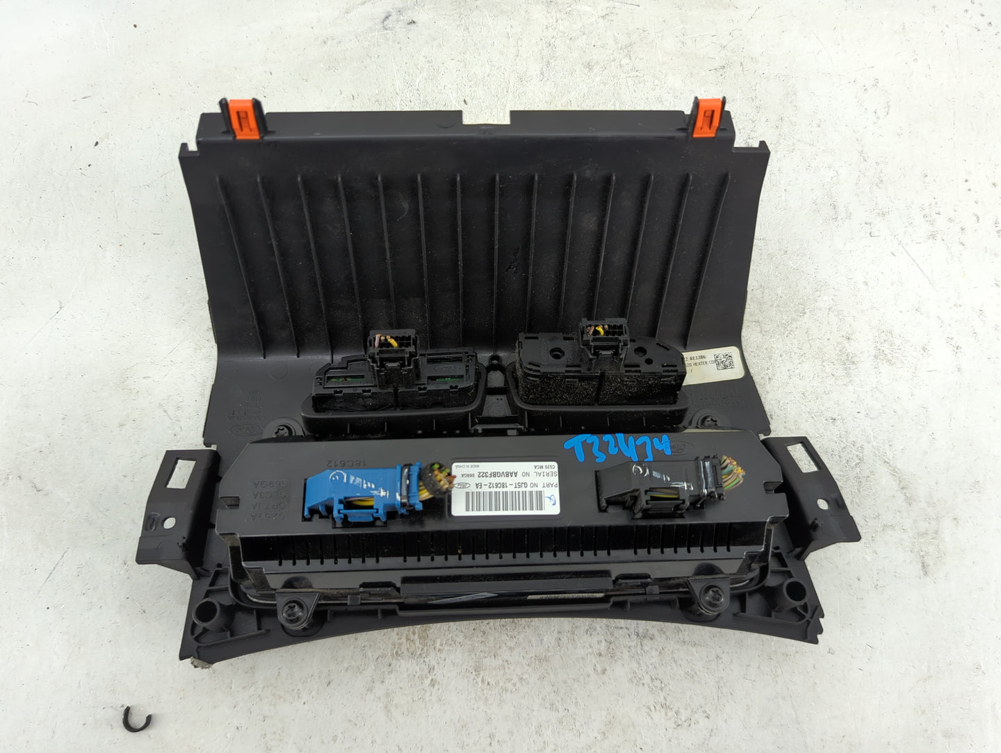 2017 Ford Escape Climate Control Module Temperature AC/Heater Replacement P/N:GJ5T-18C612-EA GJ54 18522 AE3JA6 Fits OEM Used