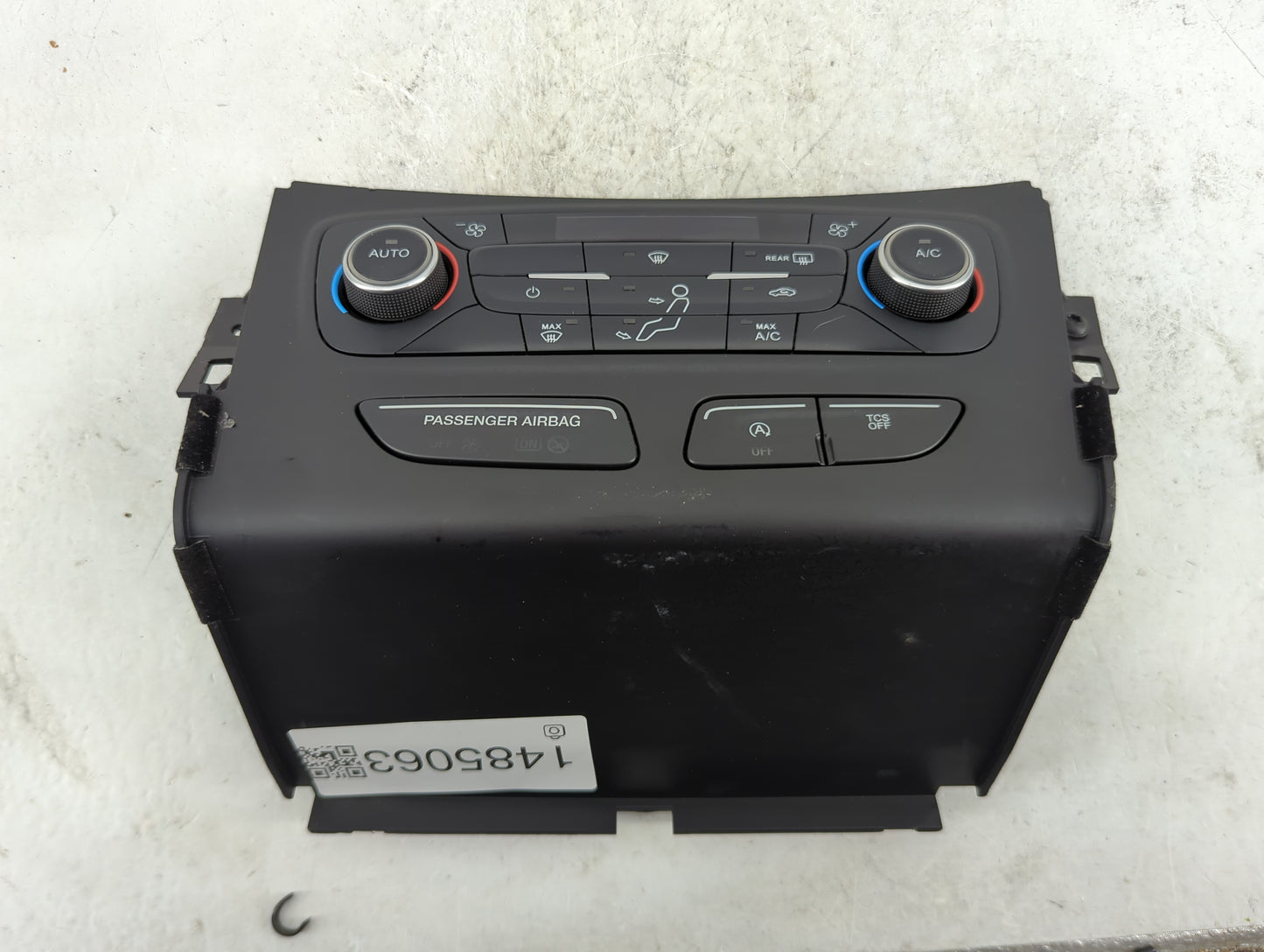 2017 Ford Escape Climate Control Module Temperature AC/Heater Replacement P/N:GJ5T-18C612-AE Fits OEM Used Auto Parts - Oemu