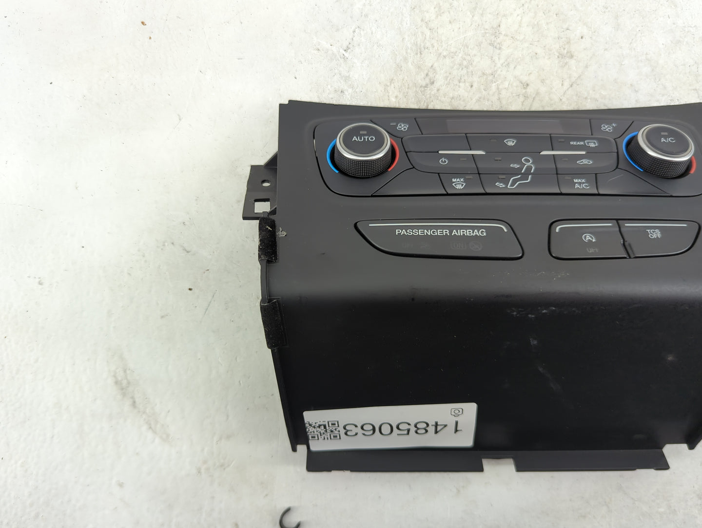 2017 Ford Escape Climate Control Module Temperature AC/Heater Replacement P/N:GJ5T-18C612-AE Fits OEM Used Auto Parts - Oemu
