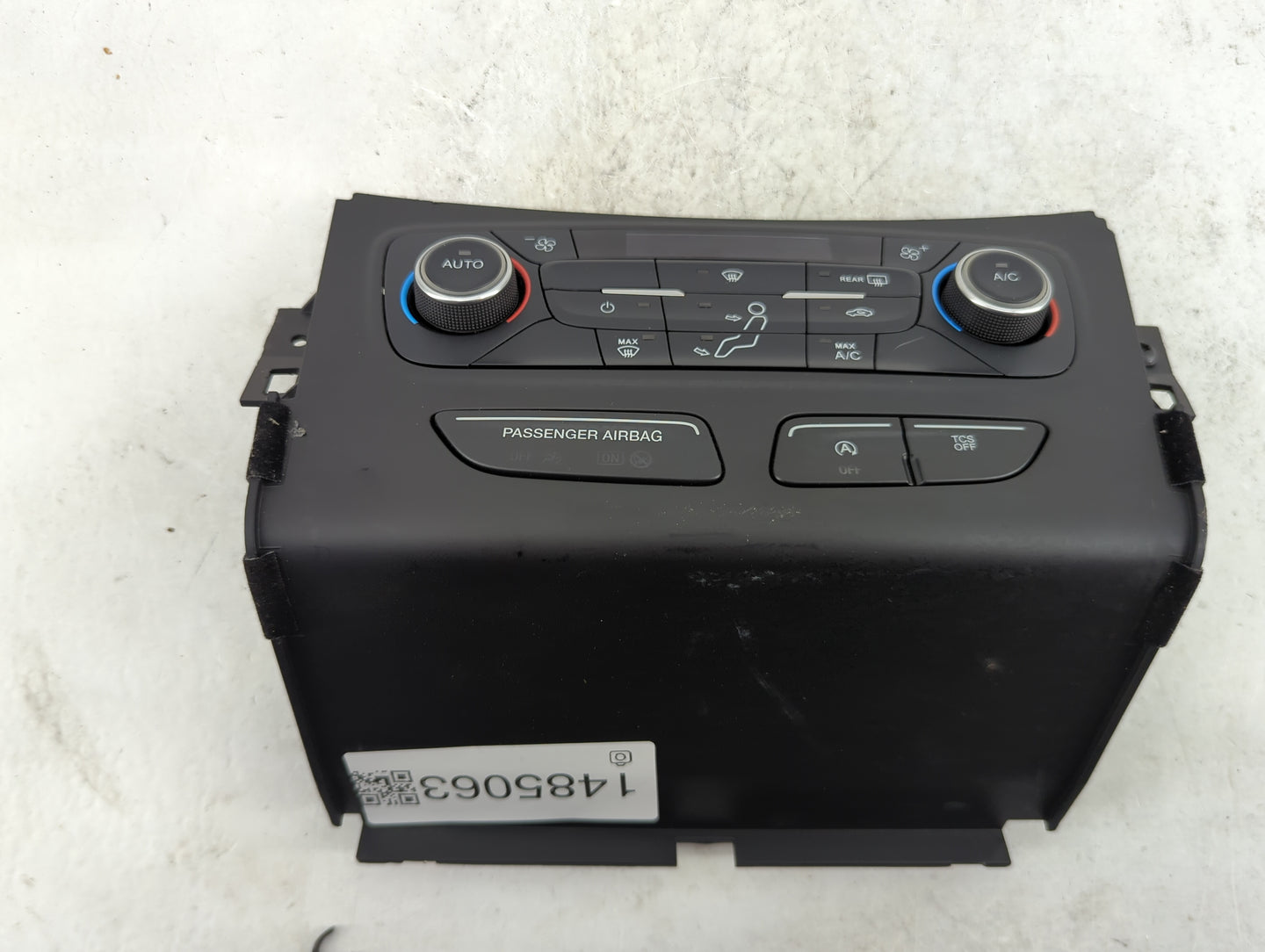 2017 Ford Escape Climate Control Module Temperature AC/Heater Replacement P/N:GJ5T-18C612-AE Fits OEM Used Auto Parts - Oemu