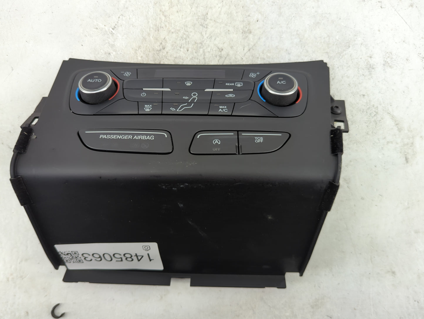 2017 Ford Escape Climate Control Module Temperature AC/Heater Replacement P/N:GJ5T-18C612-AE Fits OEM Used Auto Parts - Oemu