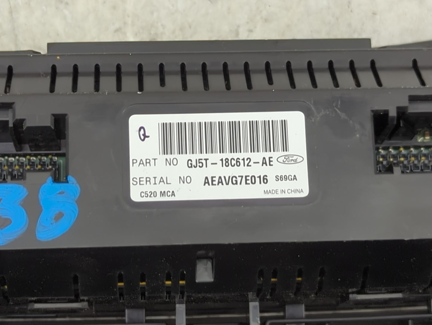 2017 Ford Escape Climate Control Module Temperature AC/Heater Replacement P/N:GJ5T-18C612-AE Fits OEM Used Auto Parts - Oemu