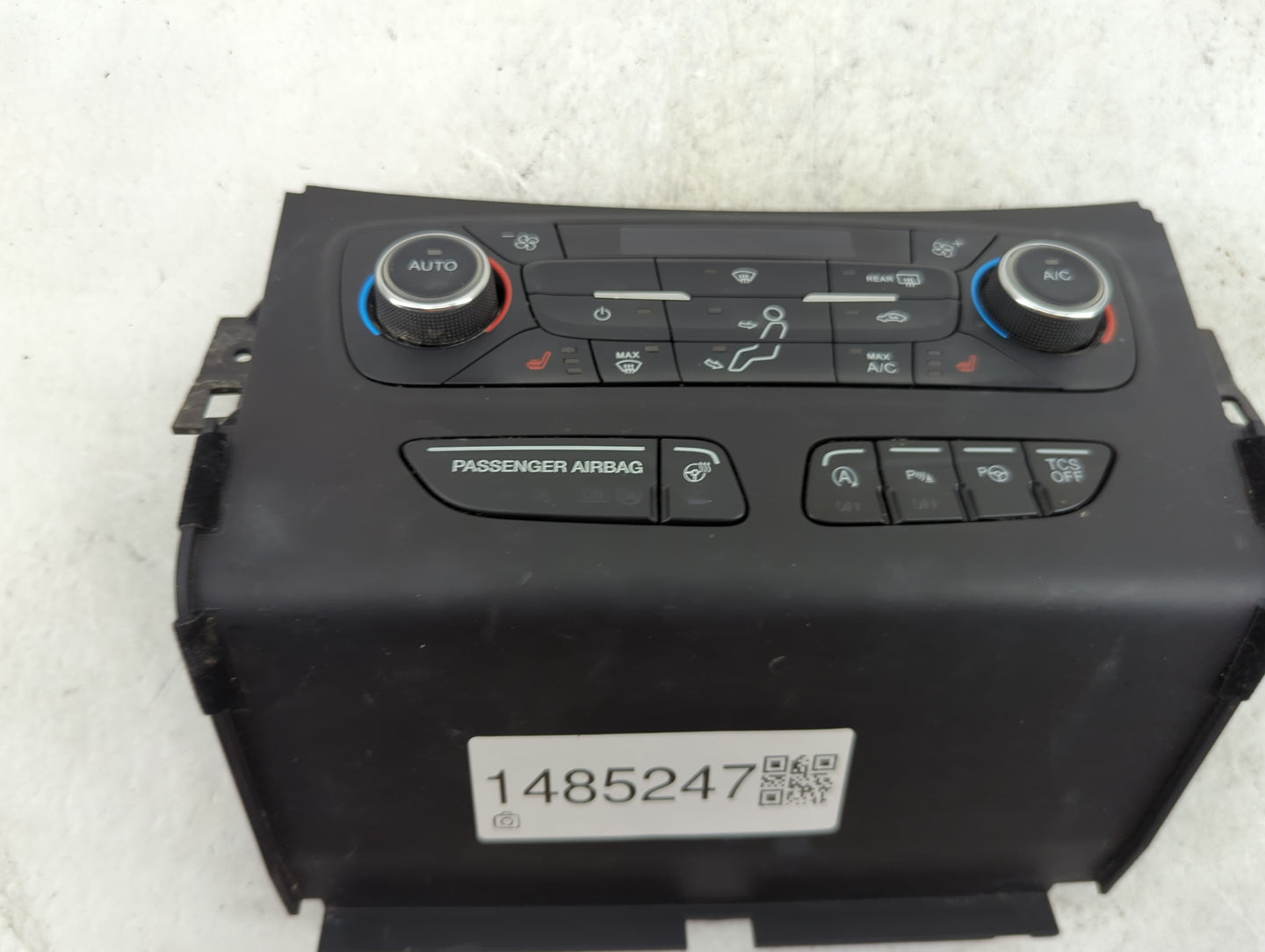 2017 Ford Escape Climate Control Module Temperature AC/Heater Replacement P/N:GJ5T-18C612-FA GABVH3V35E Fits OEM Used Auto P