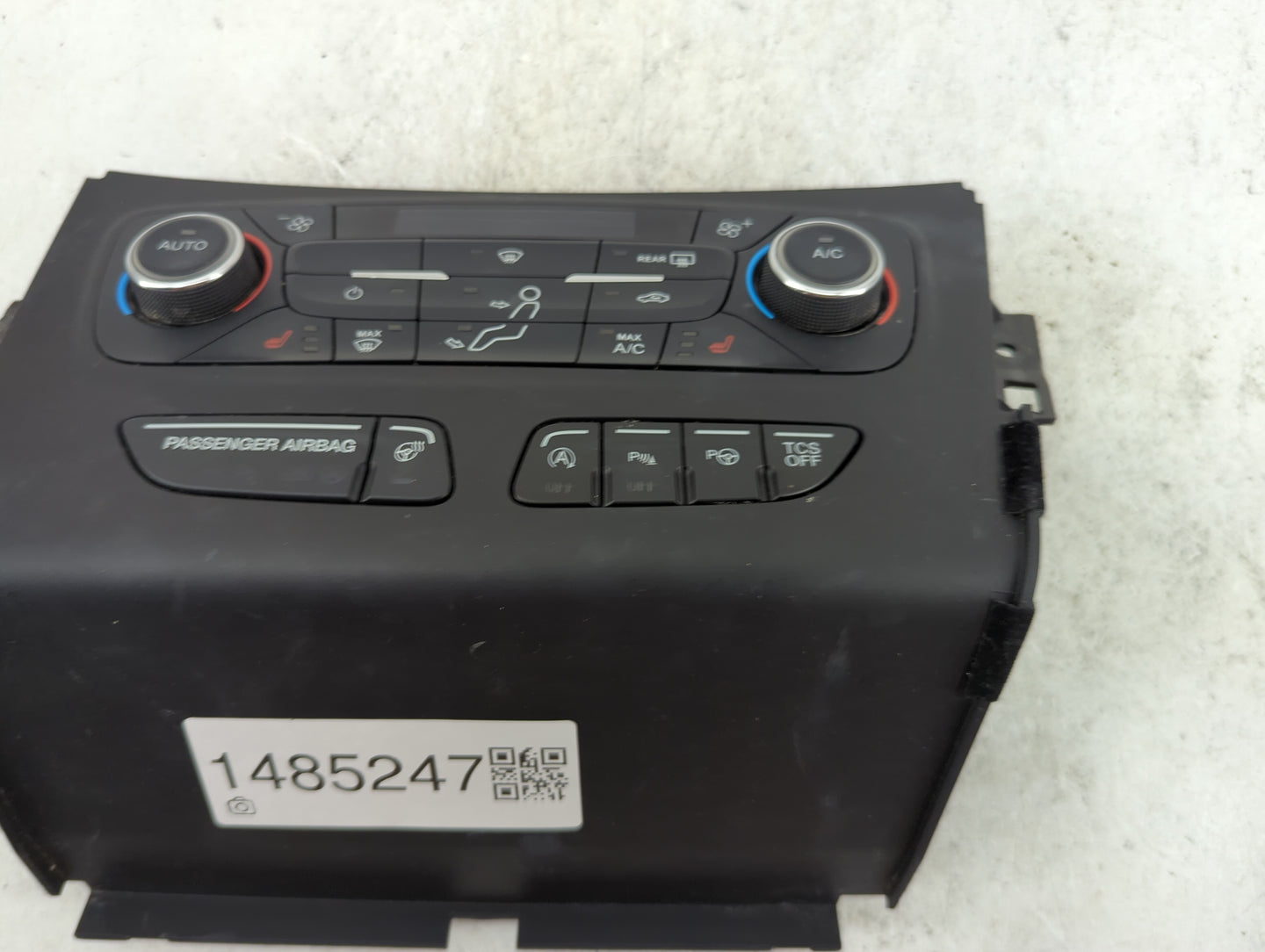 2017 Ford Escape Climate Control Module Temperature AC/Heater Replacement P/N:GJ5T-18C612-FA GABVH3V35E Fits OEM Used Auto P