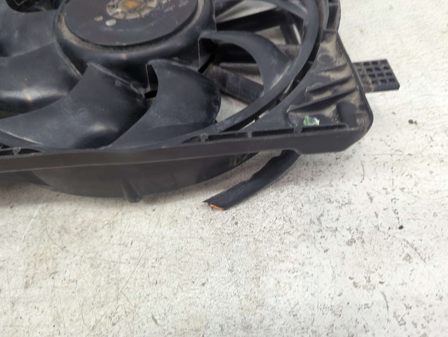 2017-2019 Ford Escape Electric Radiator Cooling Fan Motor Assembly P/N:EJ73-8C607-AF F00HX2G154 Fits Fits 2015 2016 2017 201