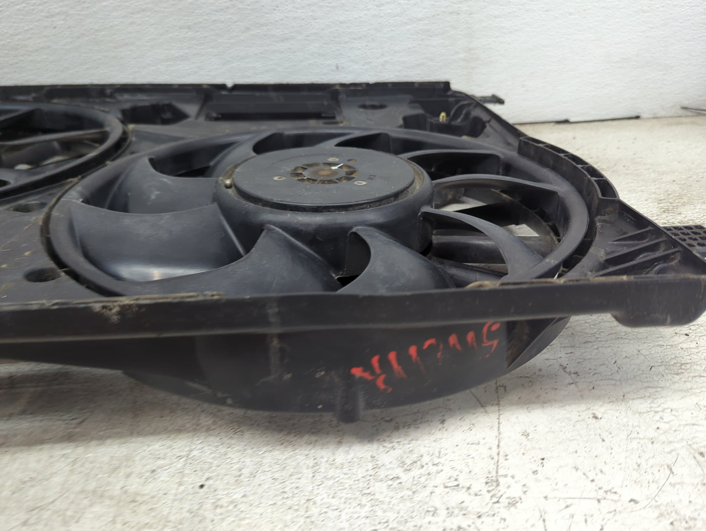 2017-2019 Ford Escape Electric Radiator Cooling Fan Motor Assembly P/N:EJ73-8C607-AF F00HX20154 Fits Fits 2015 2016 2017 201