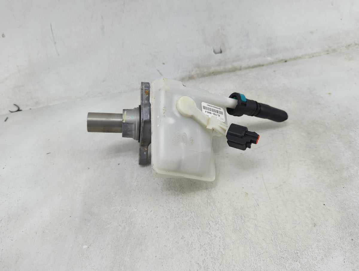 2013-2019 Ford Escape Brake Master Cylinder 1490136 - Oemusedautoparts1.com