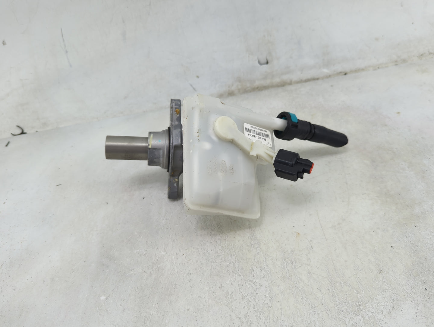 2013-2019 Ford Escape Brake Master Cylinder 1490136 - Oemusedautoparts1.com