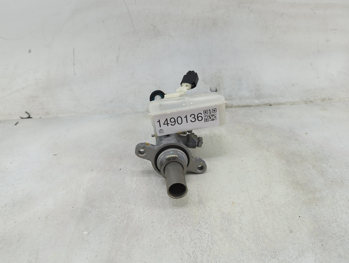 2013-2019 Ford Escape Brake Master Cylinder 1490136 - Oemusedautoparts1.com
