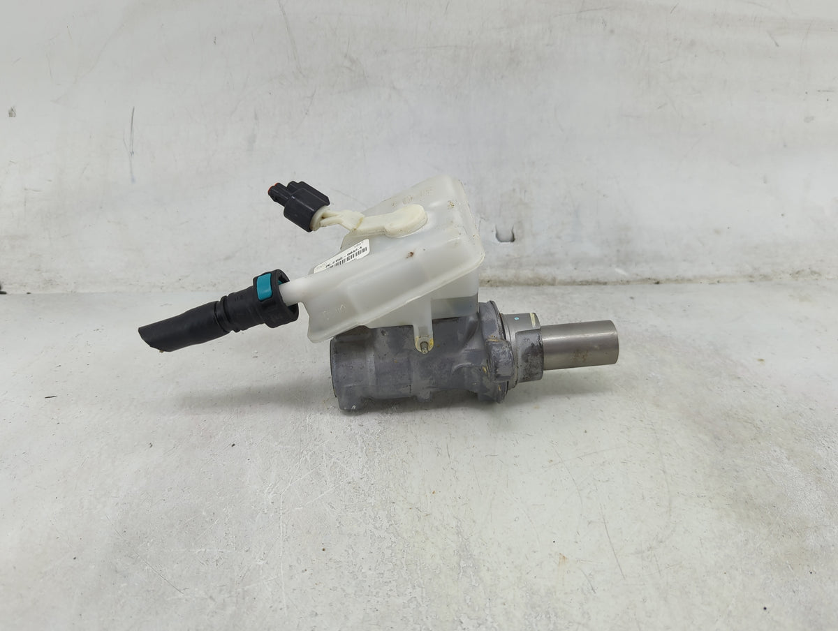 2013-2019 Ford Escape Brake Master Cylinder 1490136 - Oemusedautoparts1.com