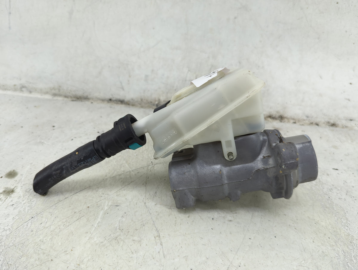 2013-2019 Ford Escape Brake Master Cylinder 1492229 - Oemusedautoparts1.com