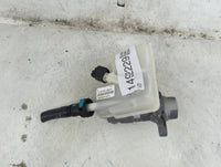 2013-2019 Ford Escape Brake Master Cylinder 1492229 - Oemusedautoparts1.com