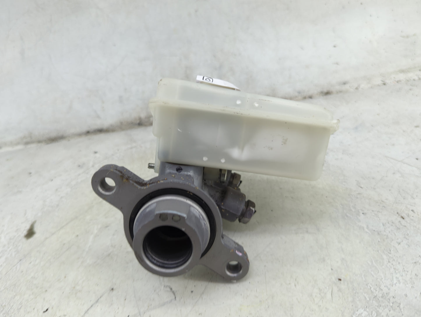 2013-2019 Ford Escape Brake Master Cylinder 1492229 - Oemusedautoparts1.com