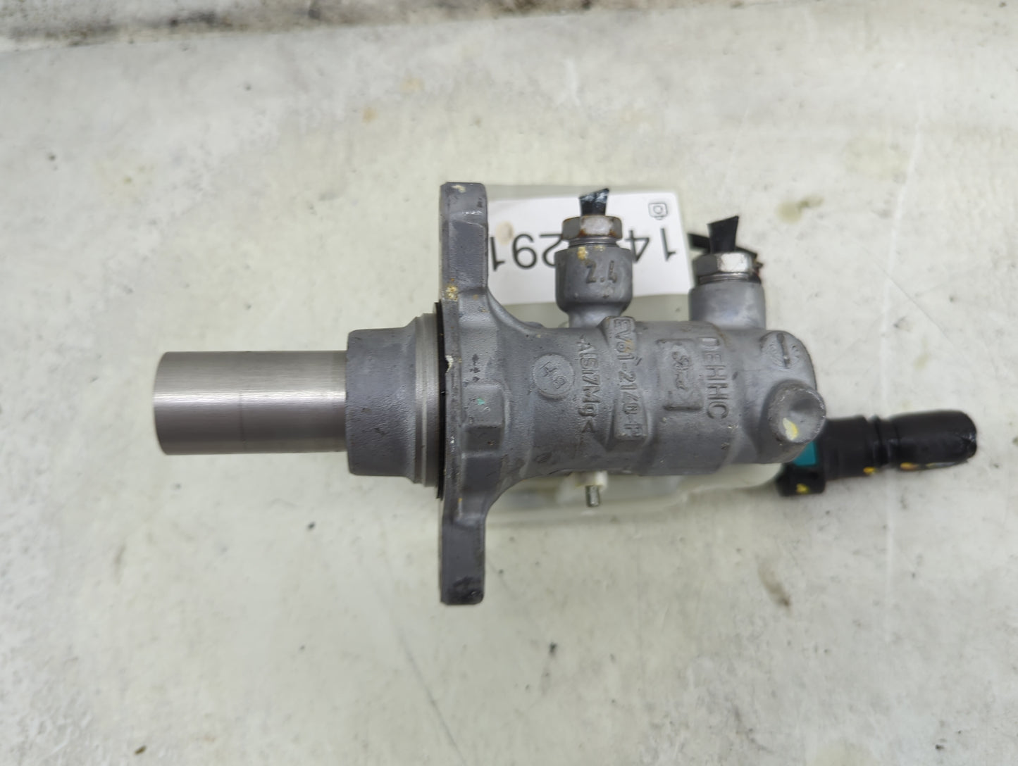 2013-2019 Ford Escape Brake Master Cylinder 1492291 - Oemusedautoparts1.com