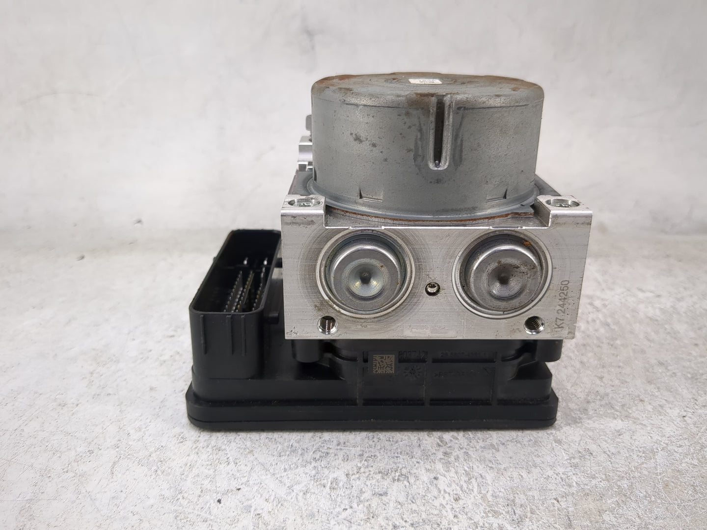 2017-2019 Ford Escape ABS Pump Control Module Replacement P/N:GV61-2C405-CH 10.0220-1022.4 Fits Fits 2017 2018 2019 OEM Used
